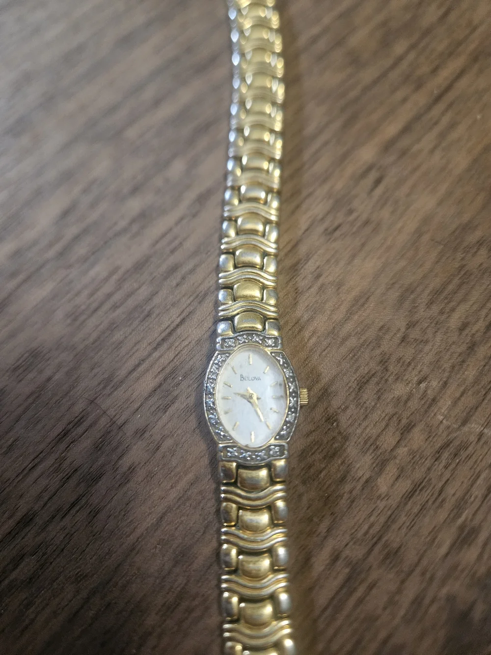 Bulova Vintage Gold Tone Quartz Bracelet Watch Silver X Accent Bezel Pearl Dial